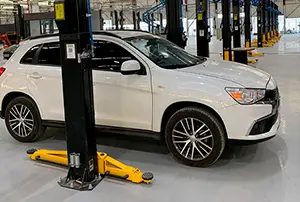 Elevadores automotivos pórticos e pantográficos - Rokim